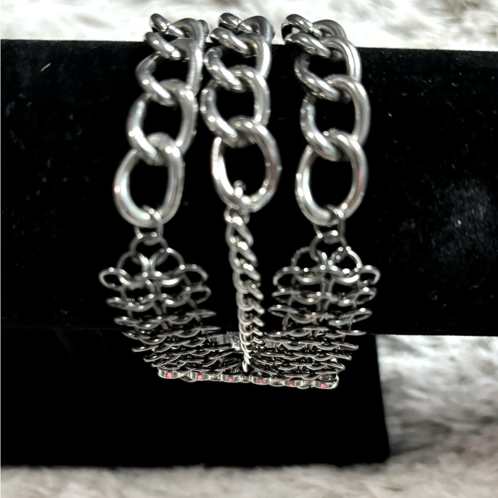Stretchy Bracelet With Crystal Beads & Chains 7.25" Diam. Before Stretched New - Picture 3 of 6